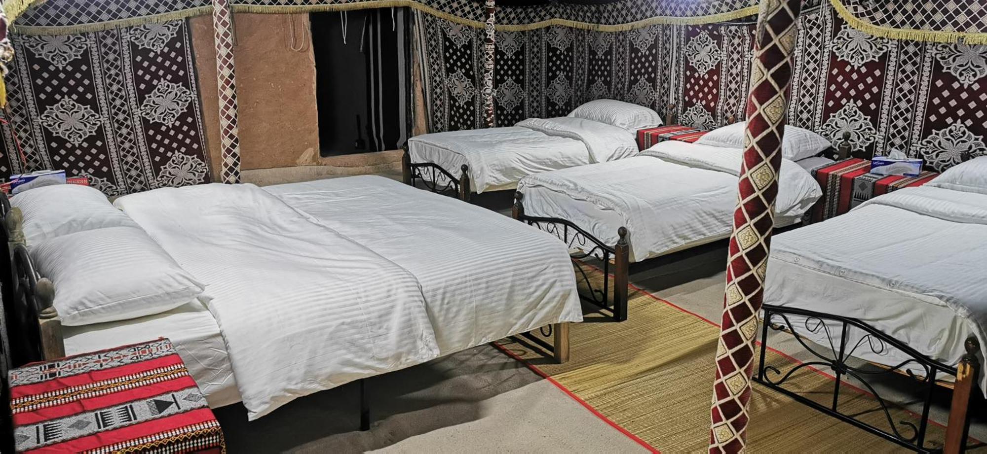 Desert Wonders Camp Hawiyah Room photo